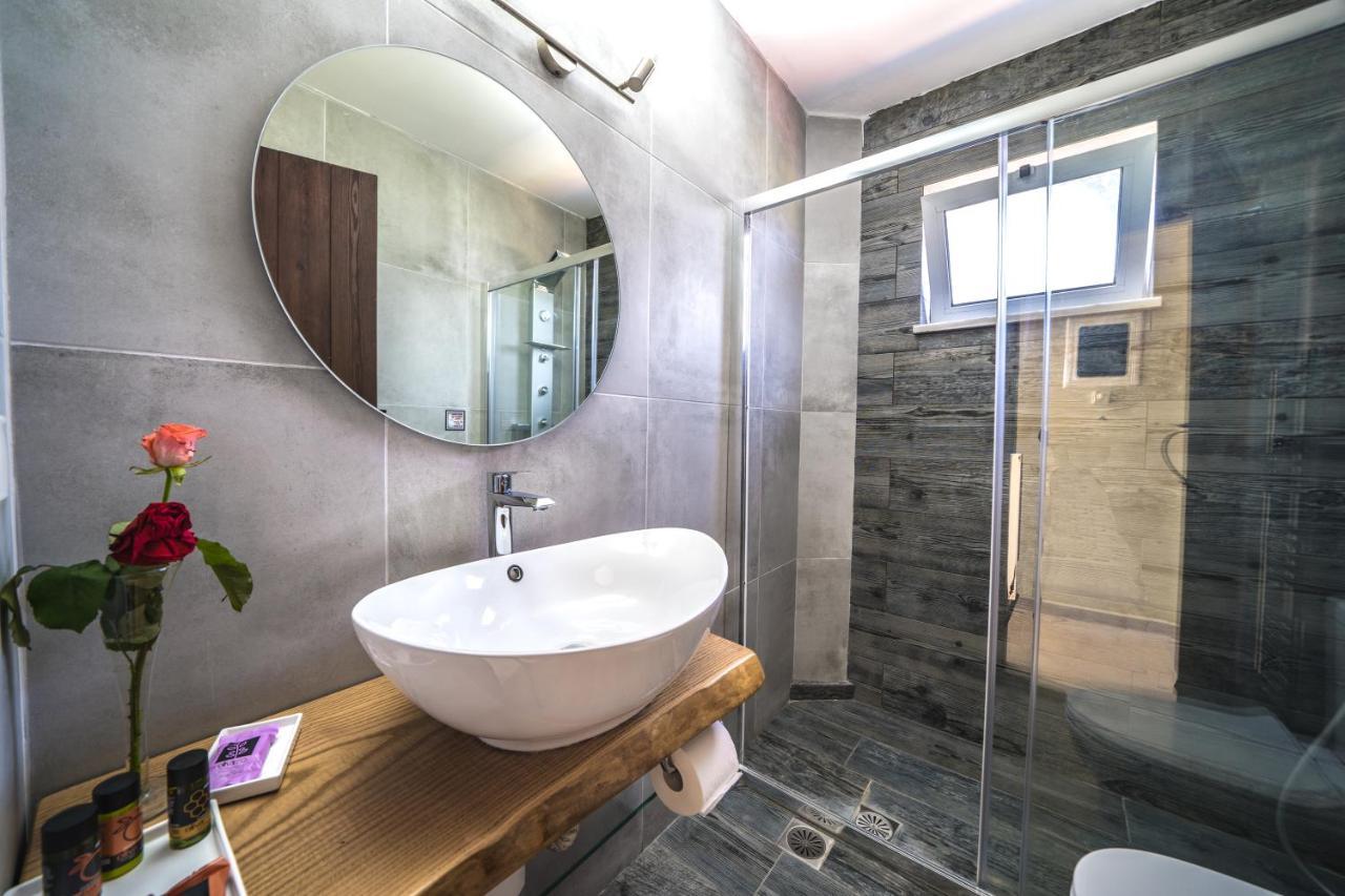 Petronila Luxury Villa With Heated Private Pool キサモス エクステリア 写真