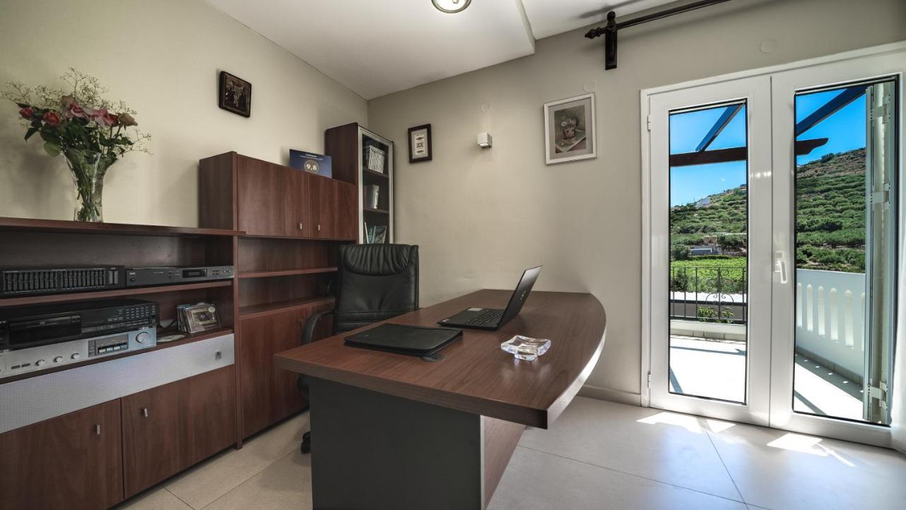 Petronila Luxury Villa With Heated Private Pool キサモス エクステリア 写真