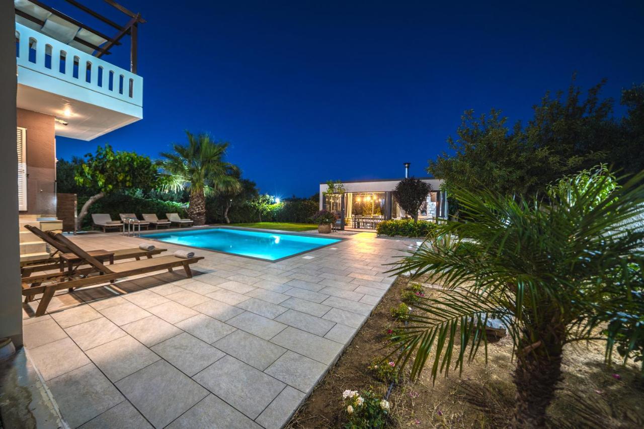 Petronila Luxury Villa With Heated Private Pool キサモス エクステリア 写真