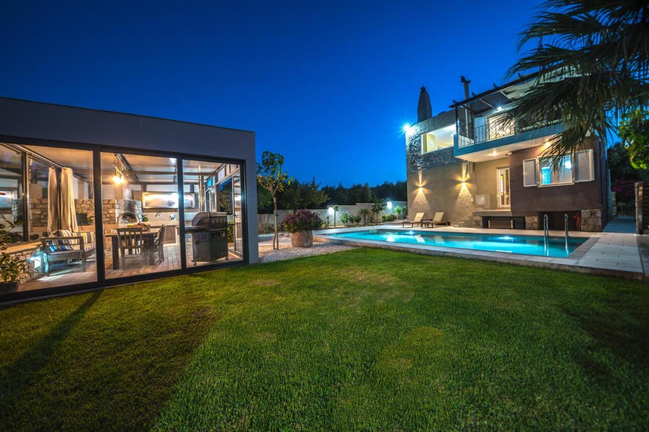 Petronila Luxury Villa With Heated Private Pool キサモス エクステリア 写真