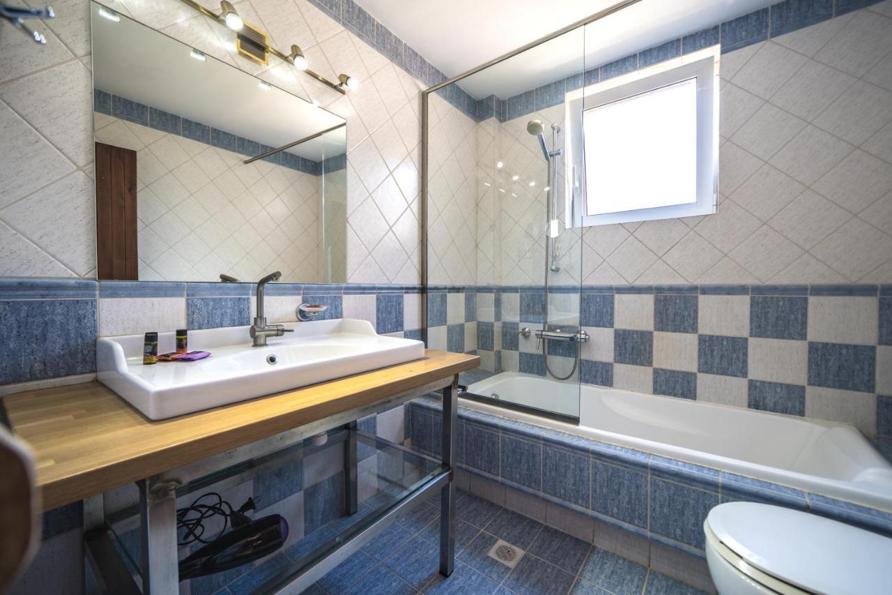 Petronila Luxury Villa With Heated Private Pool キサモス エクステリア 写真