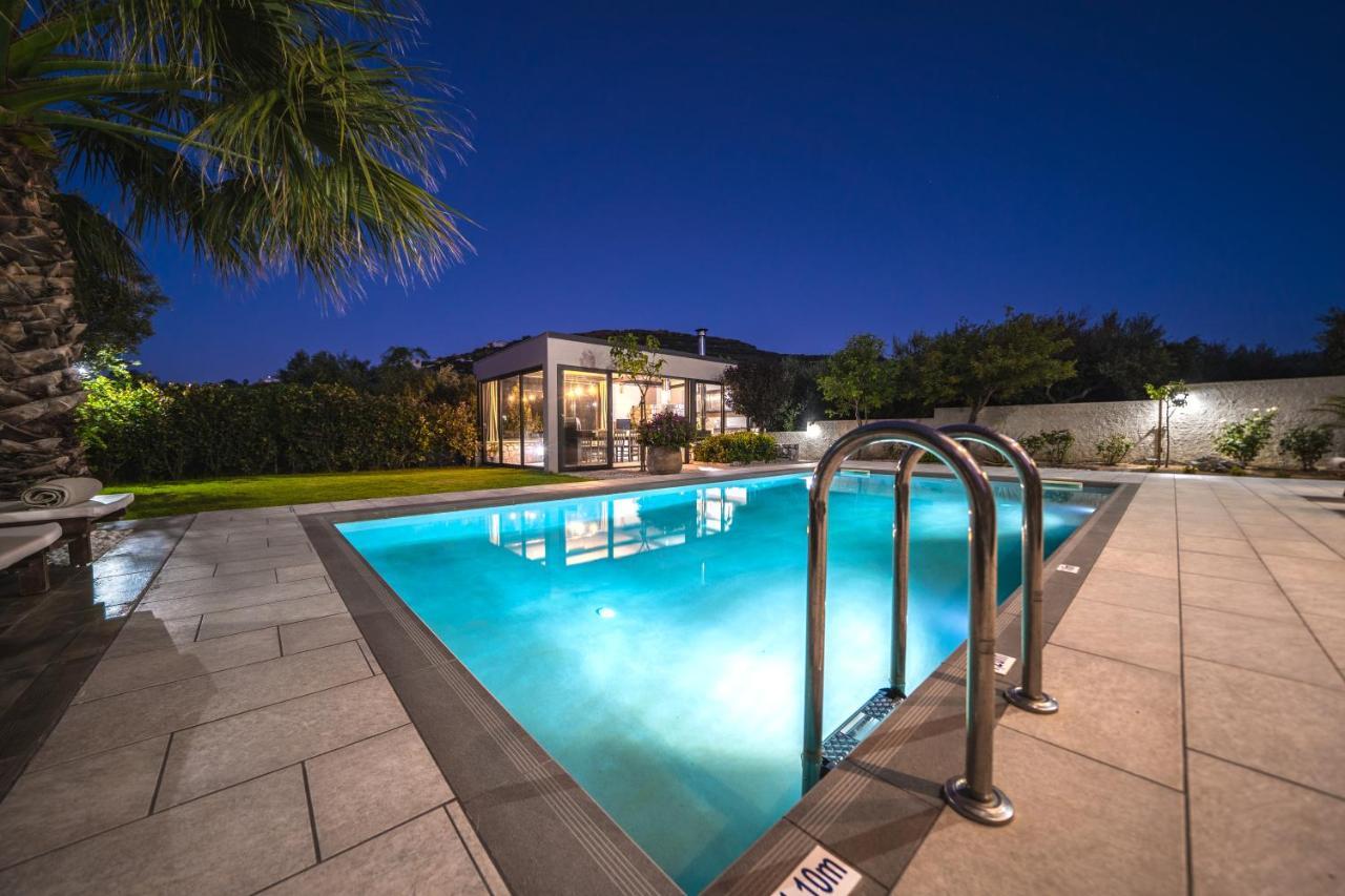 Petronila Luxury Villa With Heated Private Pool キサモス エクステリア 写真